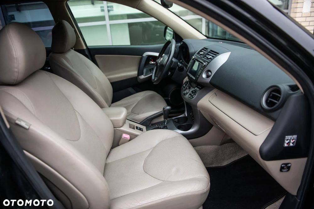 Toyota RAV4 2.0 4x4 Automatik Executive - 23