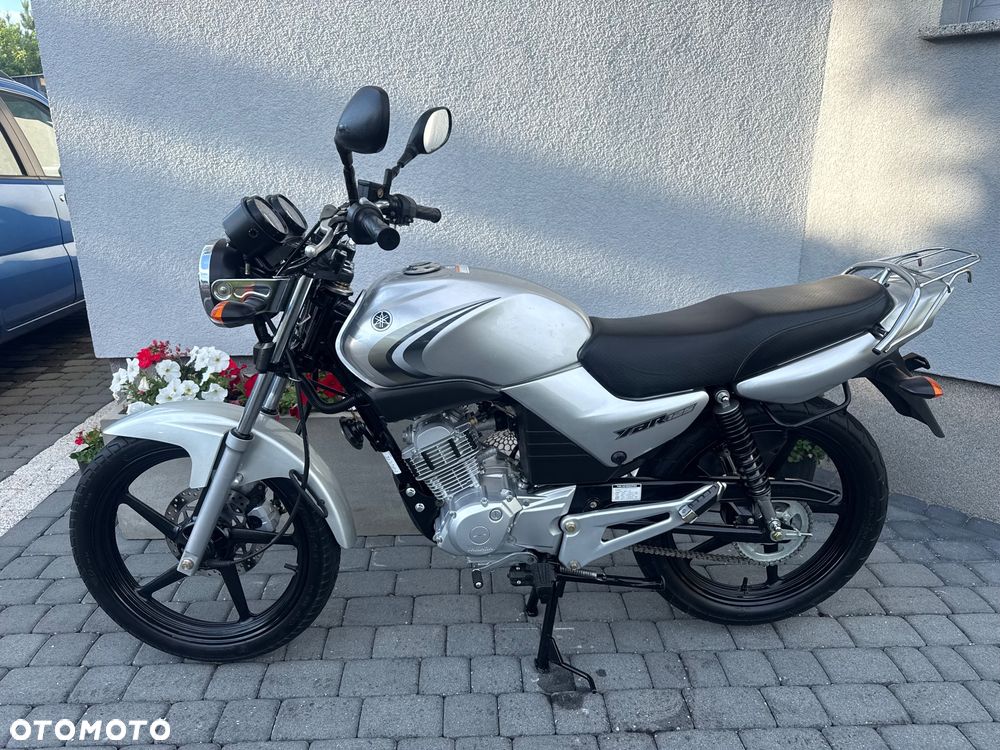 Yamaha YBR - 9
