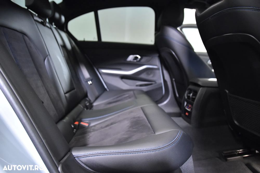 BMW Seria 3 320i xDrive AT - 13