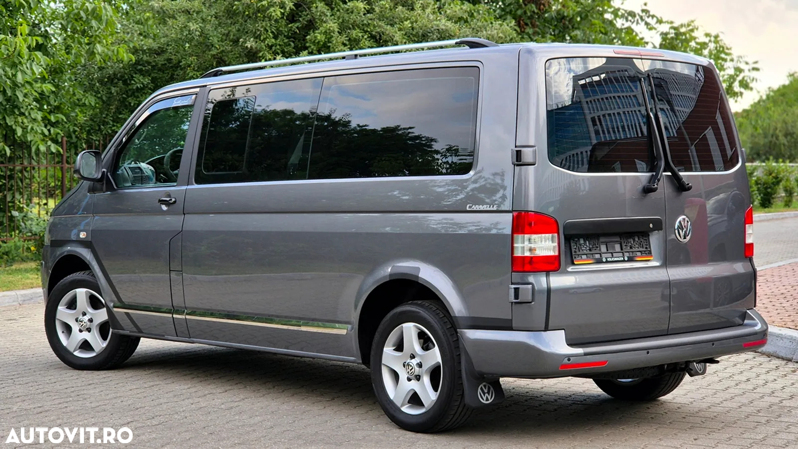 Volkswagen Caravelle - 2
