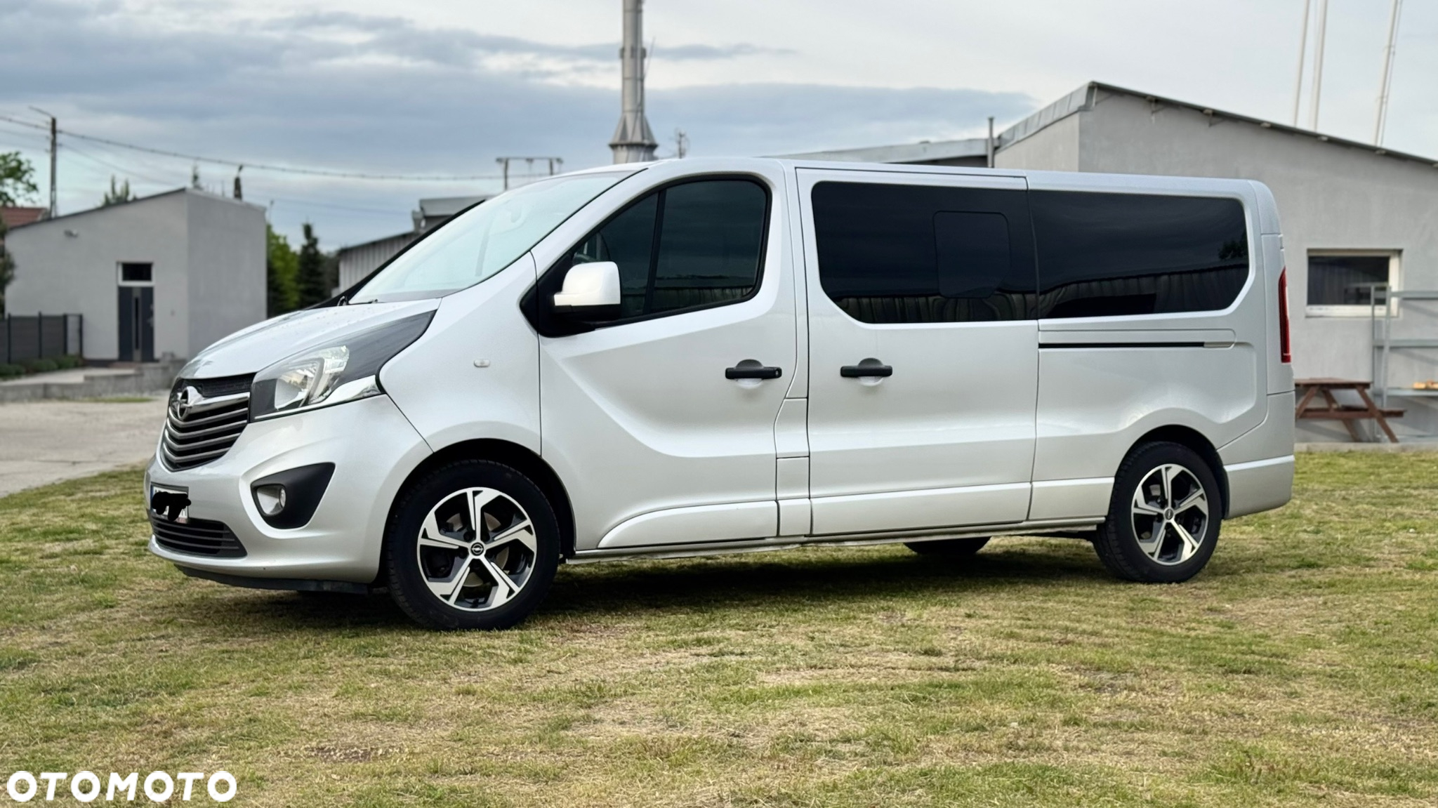 Opel Vivaro L2H1 2,9t Edition - 4