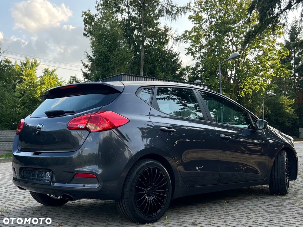 Kia Ceed 1.4 CVVT Dream Team Edition - 4