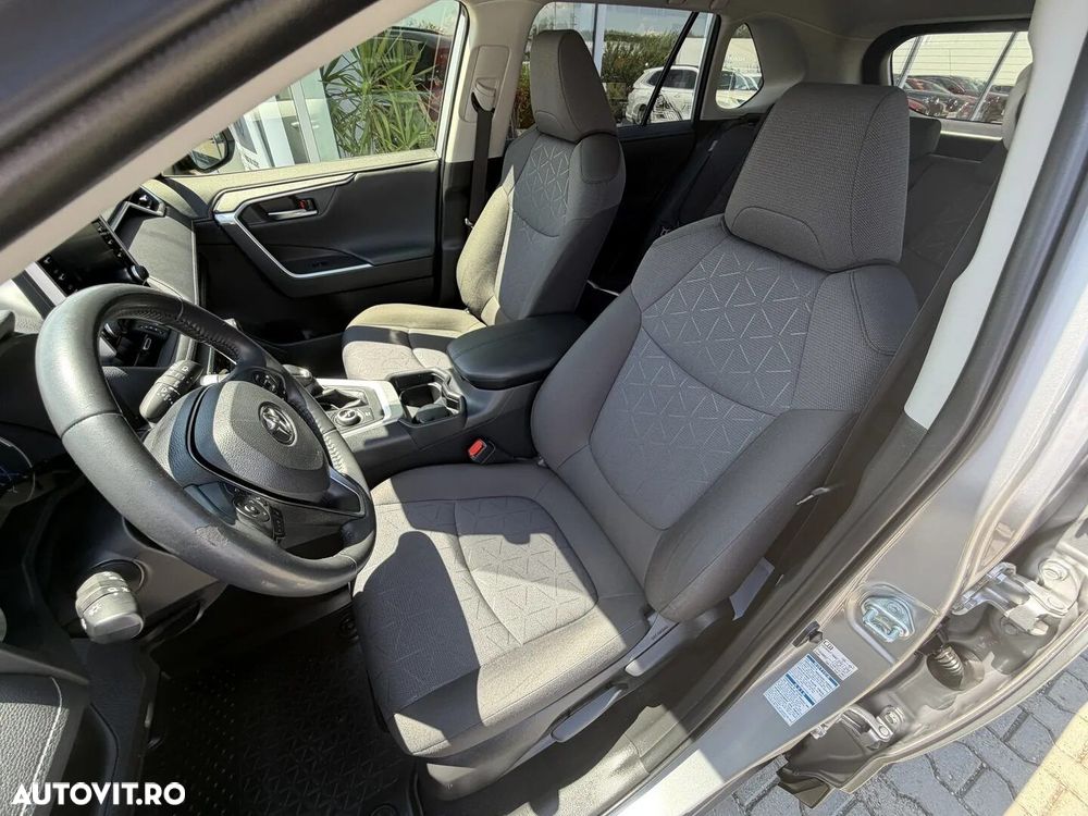 Toyota RAV4 - 18
