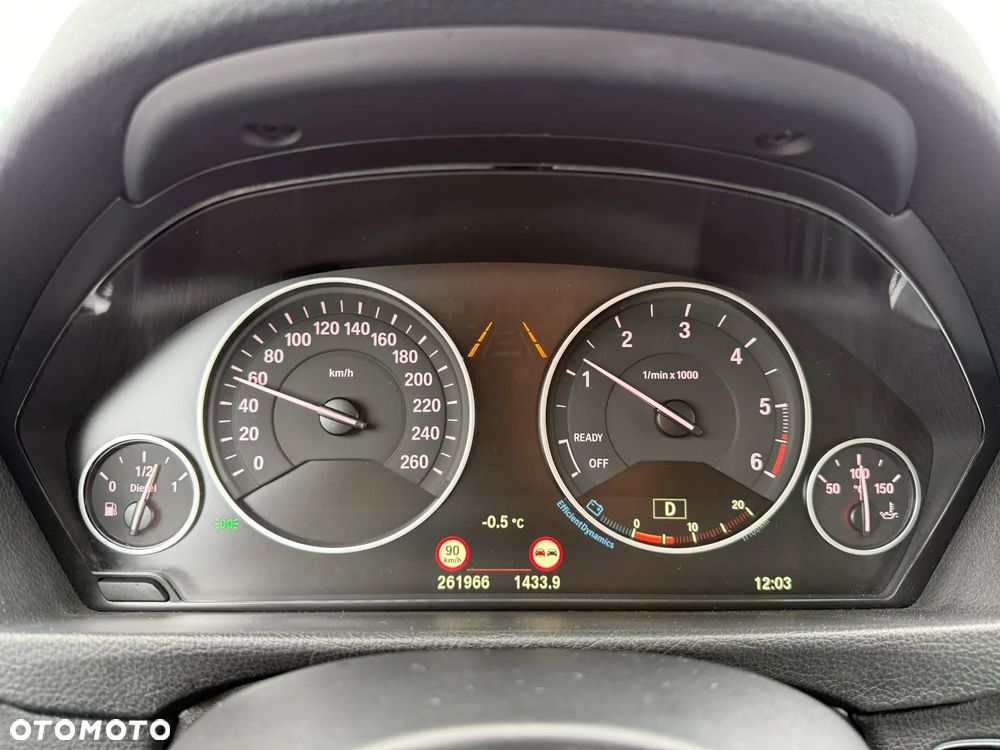 BMW Seria 3 320d xDrive Sport Line - 34