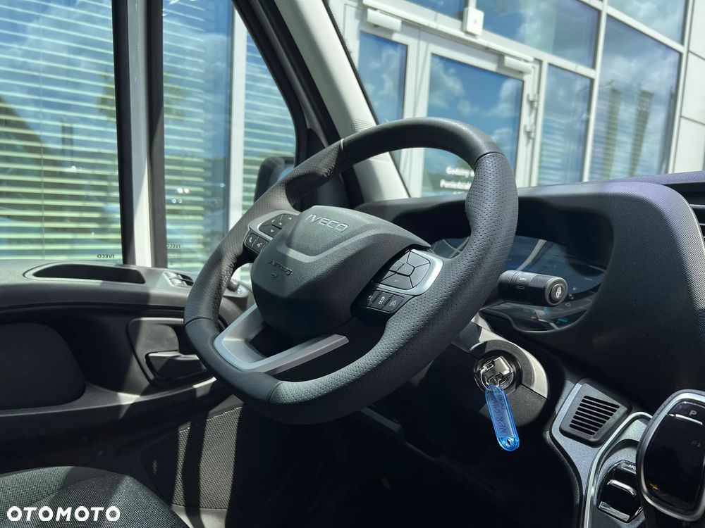 Iveco W CENIE PRZEGLĄDY EKSPOATACYJNE 4 LATA lub 300 000 km !!! - 24