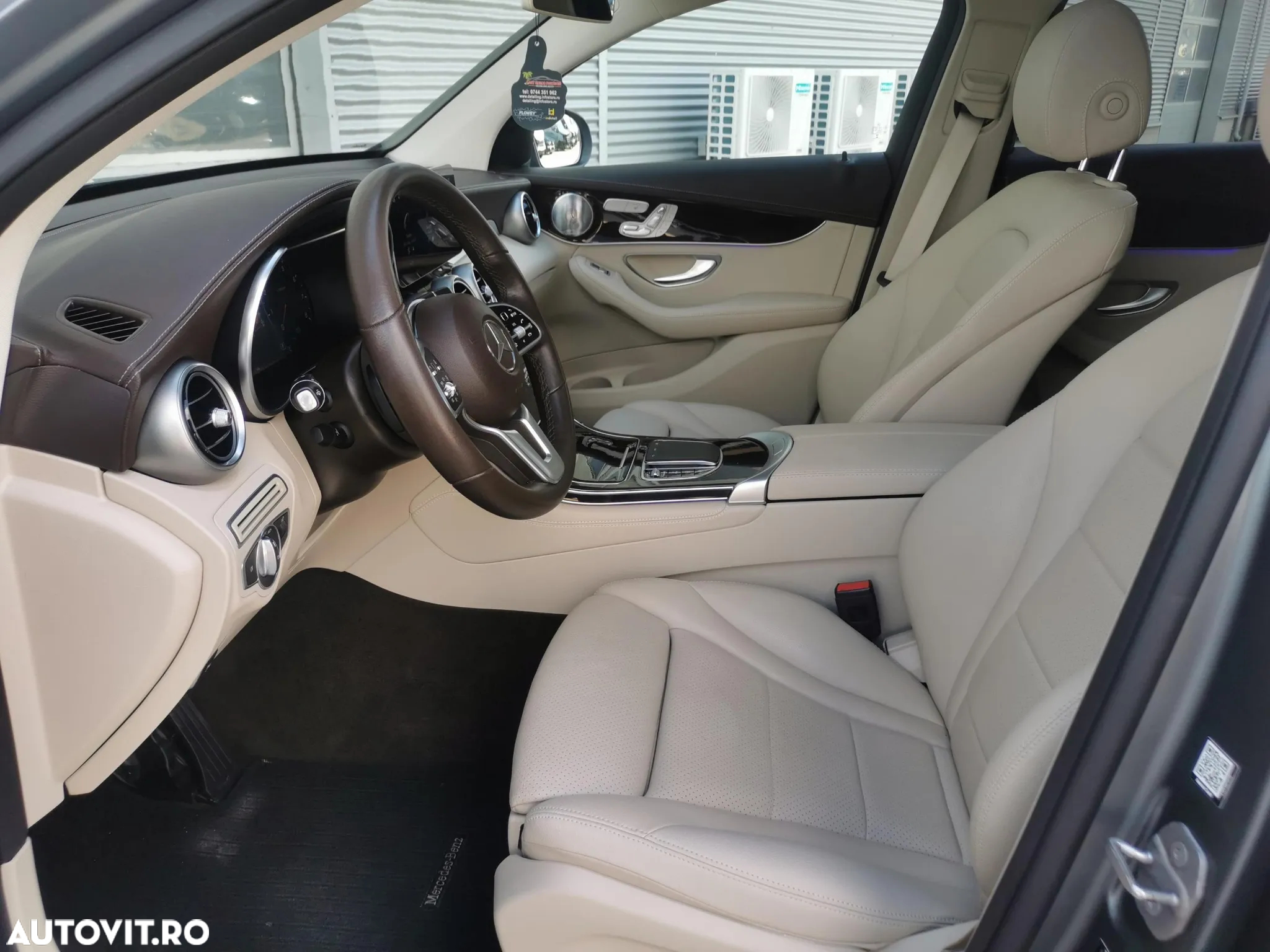 Mercedes-Benz GLC 300 4MATIC - 12