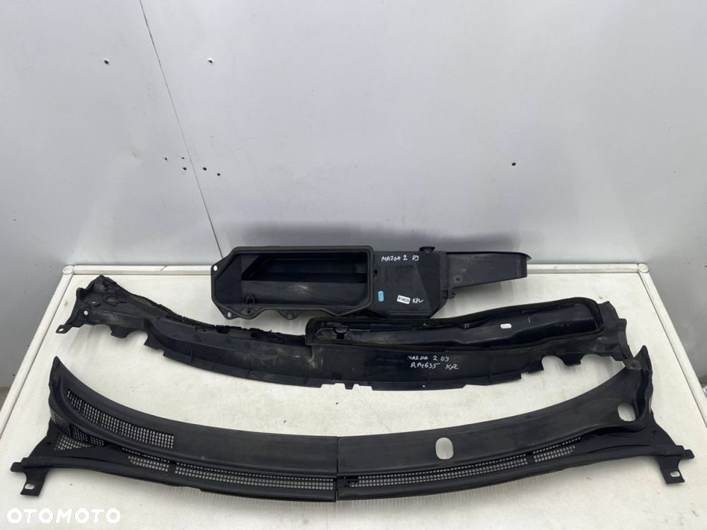 Podszybie Mazda 2 I DY 02-07r. dolne górne kierownica powietrza kabiny KOMPLET - 1