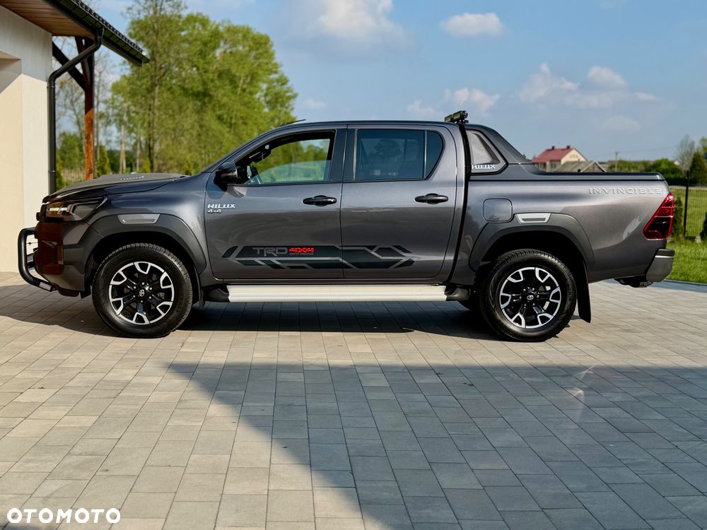 Toyota Hilux 2.8 D-4D Double Cab Invincible Sport 4x4 - 4