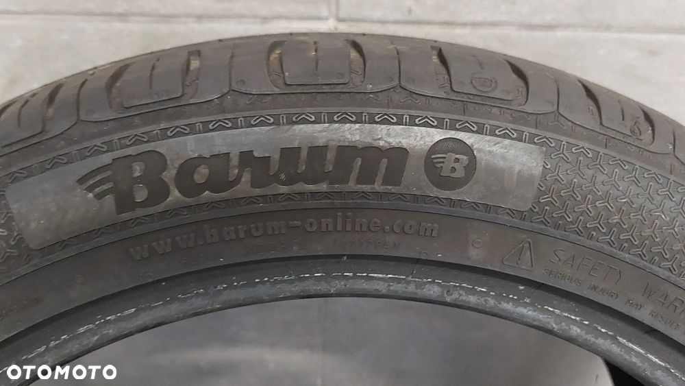 2XOPONA LATO BARUM BRAVURIS 3 HM 235/45 R17 BIEŻNIK OPON 5mm i 4mm KOMPLET R2014 - 2