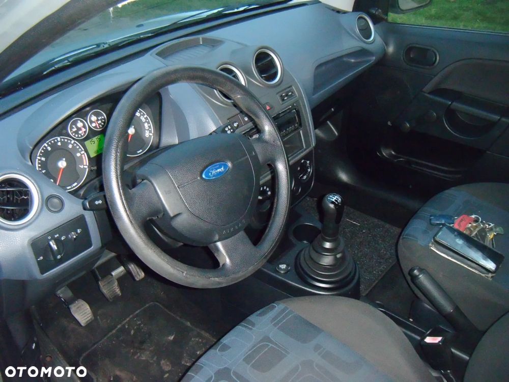 Ford Fiesta - 11