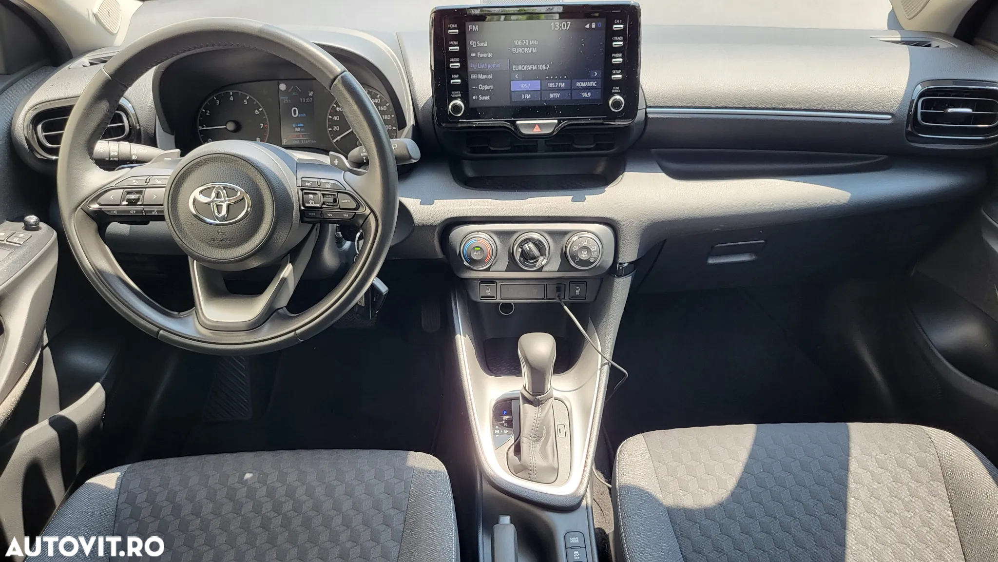 Toyota Yaris 1.5 L CVT Dynamic - 6