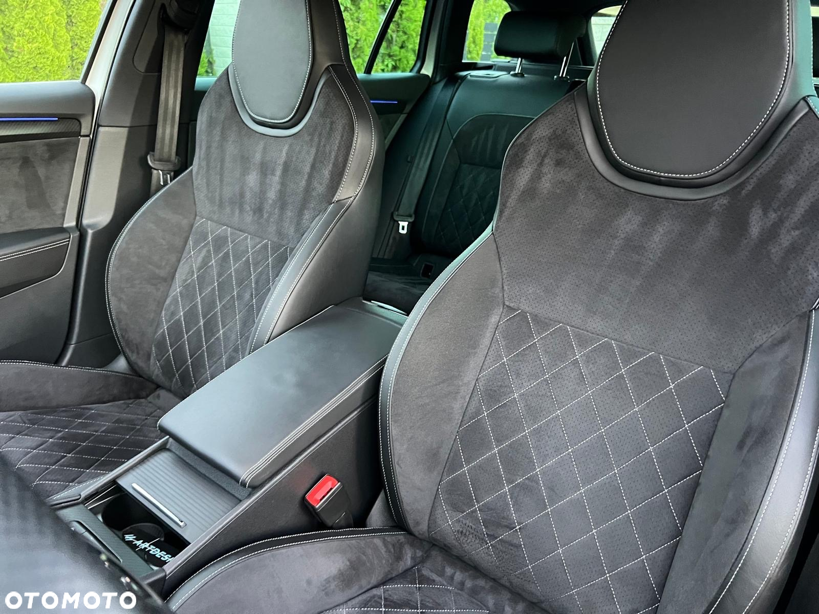 Skoda Superb 2.0 TDI 4x4 DSG Sportline - 11