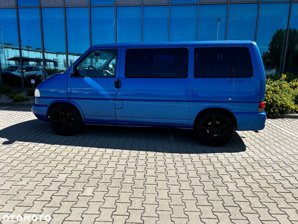 Volkswagen Multivan Standard - 2