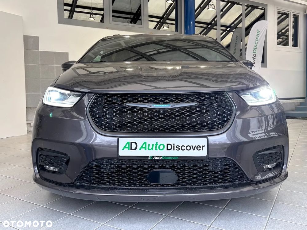 Chrysler Pacifica - 11