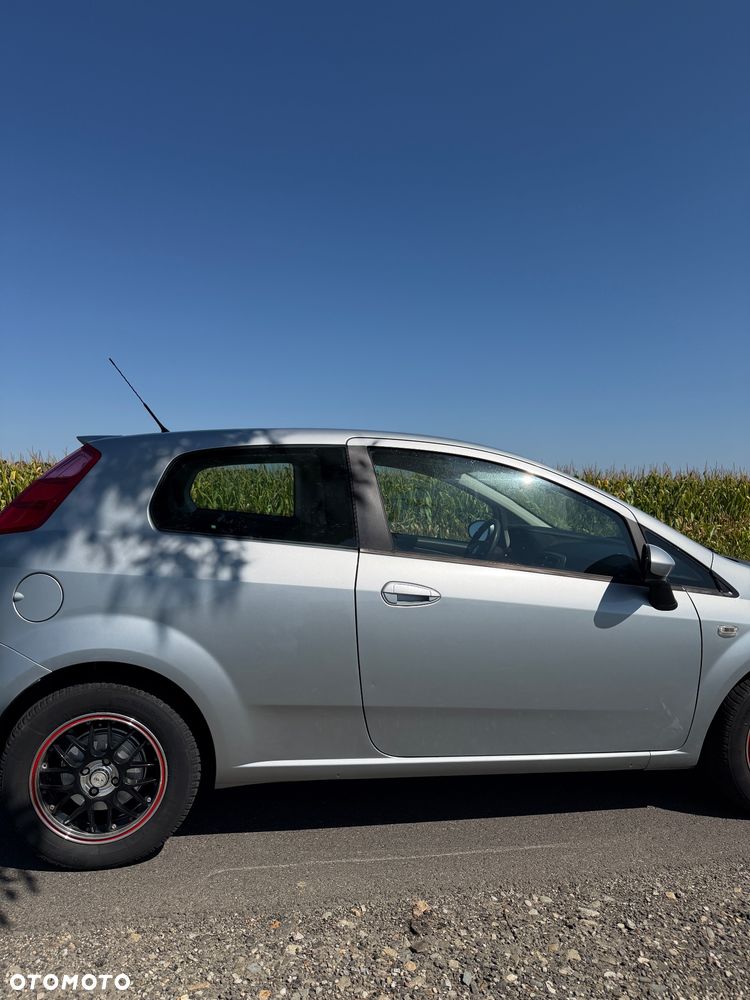 Fiat Punto 1.4 16V Dynamic - 4