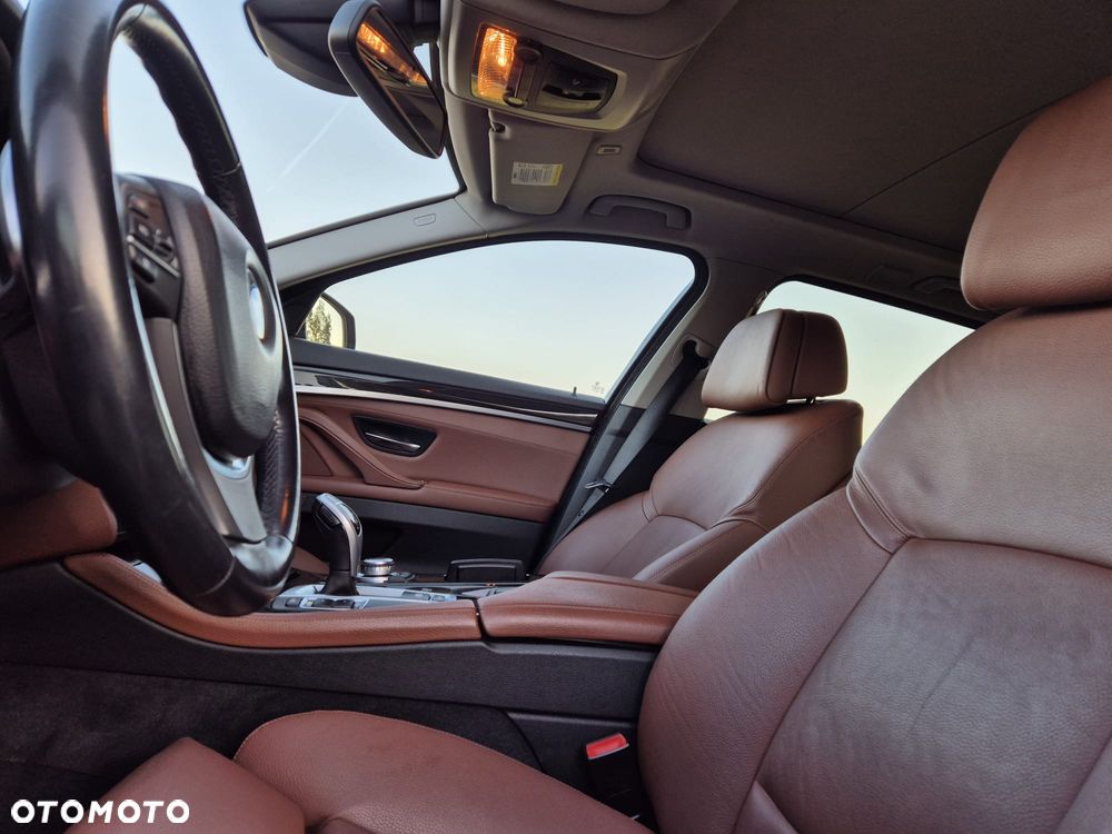 BMW Seria 5 520d Luxury Line - 16