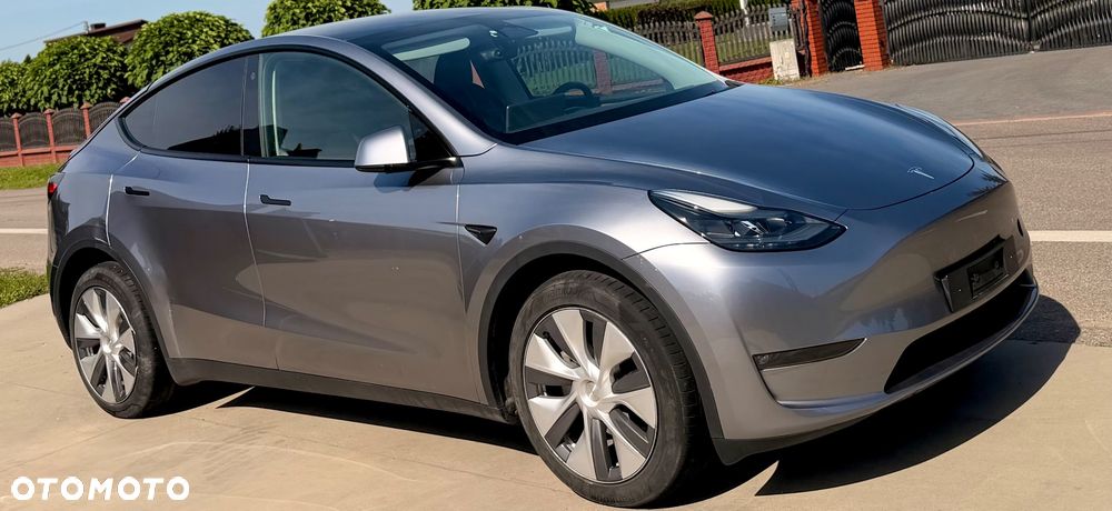 Tesla Model Y Long Range Dual Motor AWD - 13