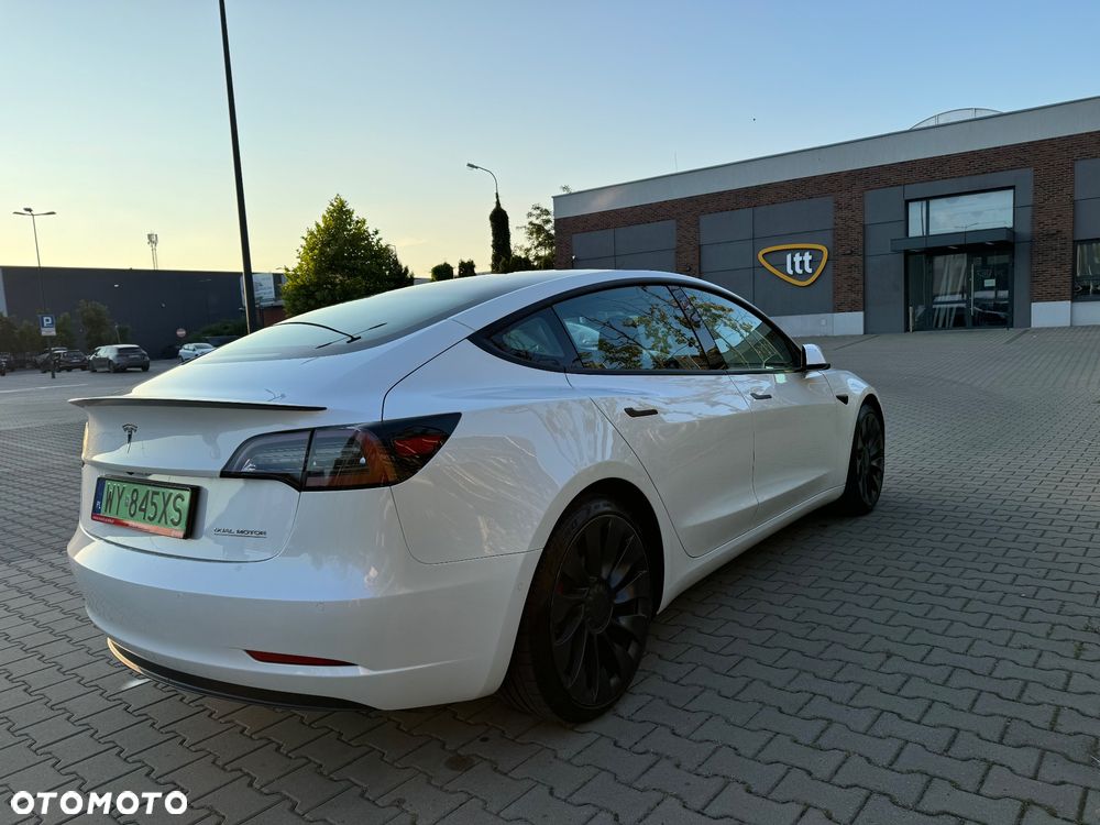 Tesla Model 3 - 4