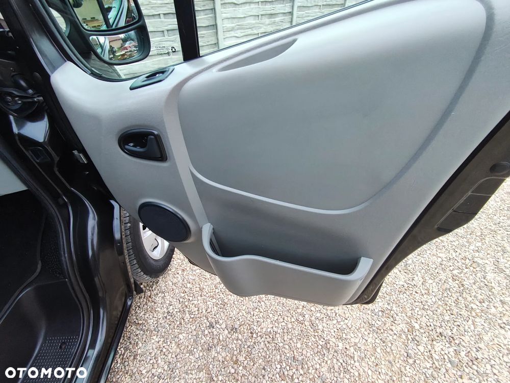 Renault Trafic - 16