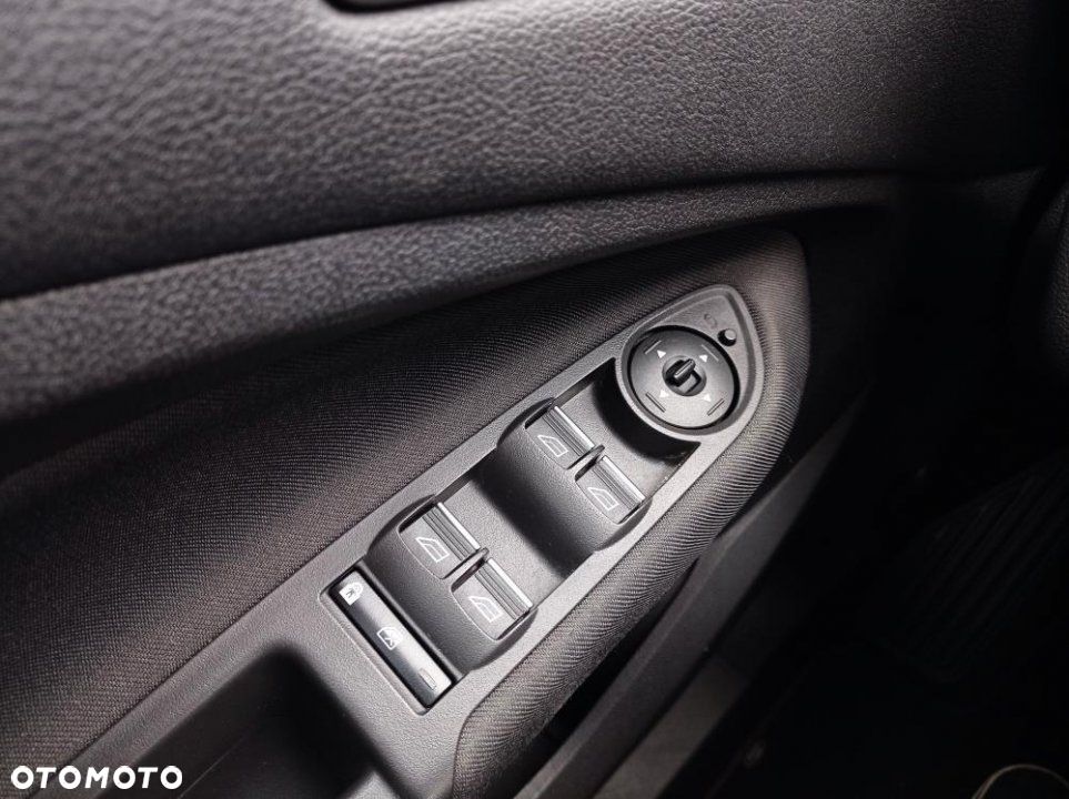 Ford Grand C-MAX - 22