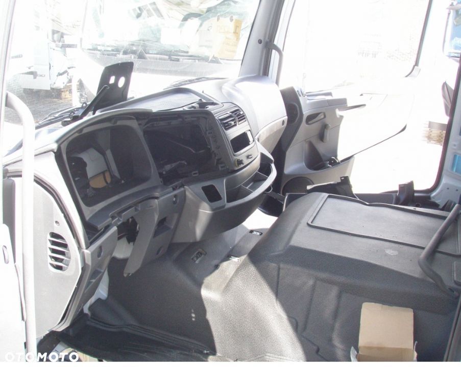 KABINA MERCEDES ATEGO 2017 NOWA - 2