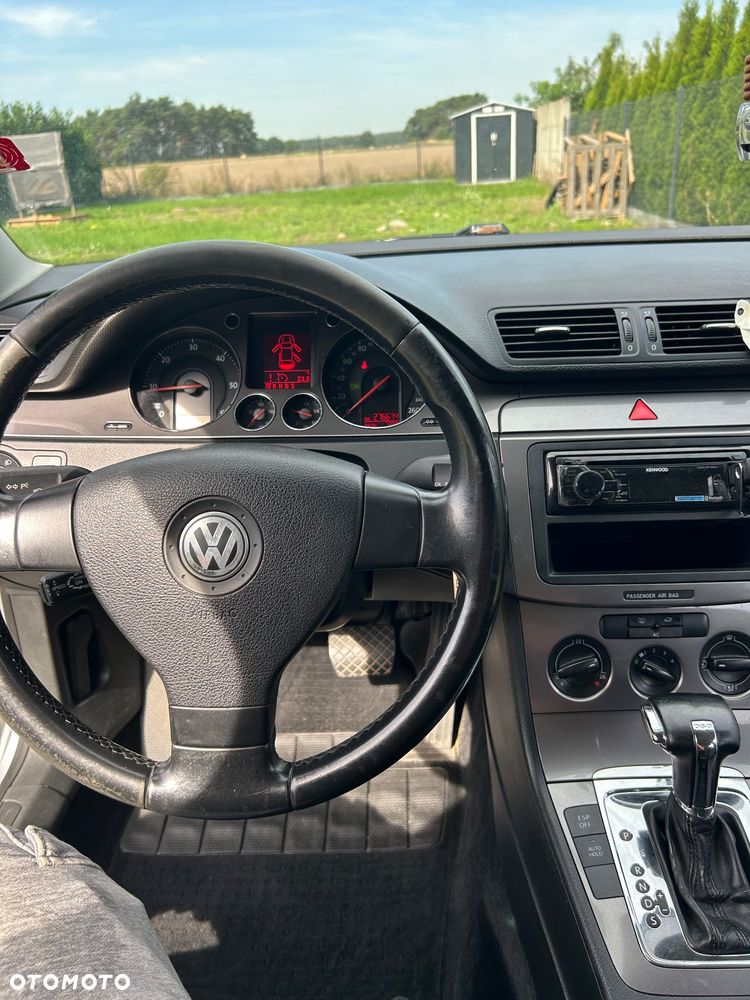 Volkswagen Passat 2.0 TDI Comfortline DSG - 18