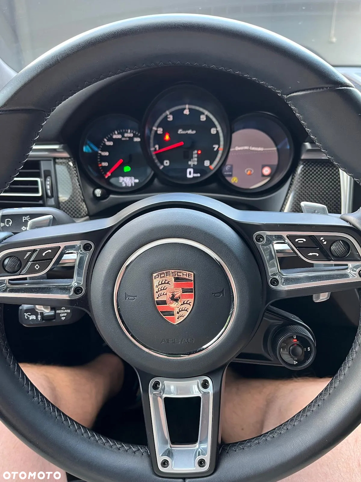 Porsche Macan Turbo - 11