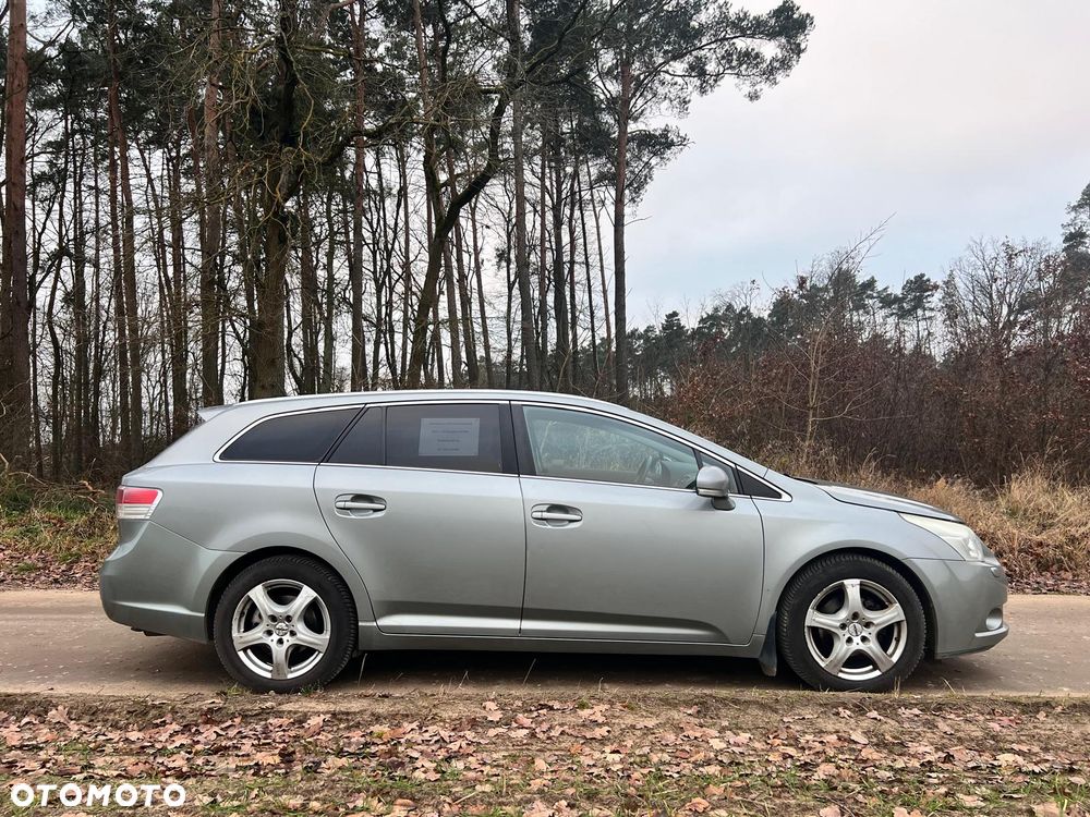 Toyota Avensis - 9