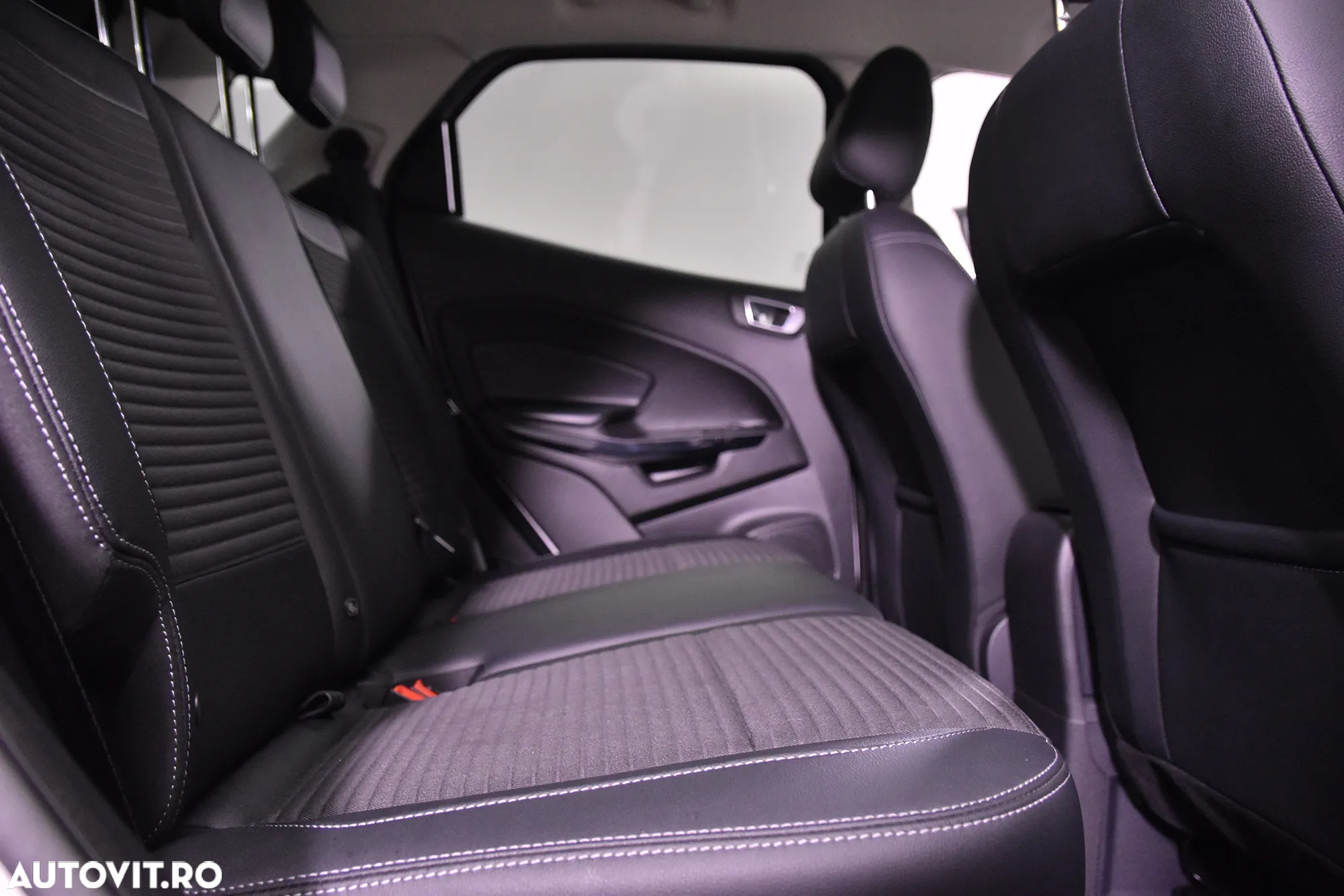 Ford EcoSport 1.0 EcoBoost Titanium - 12