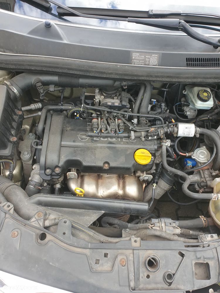 Opel Corsa 1.2 16V Enjoy - 8