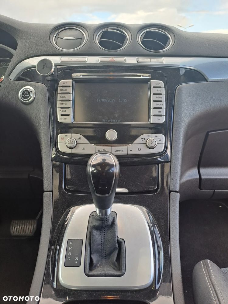 Ford Galaxy 2.0 EcoBoost Titanium - 11