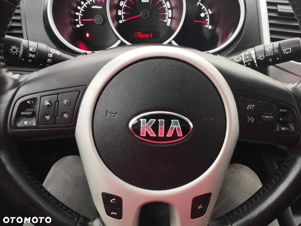 Kia Venga 1.4 CVVT Attract - 13