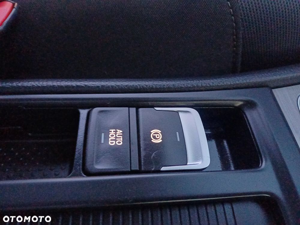 Volkswagen Golf 1.6 TDI (BlueMotion Technology) Comfortline - 33