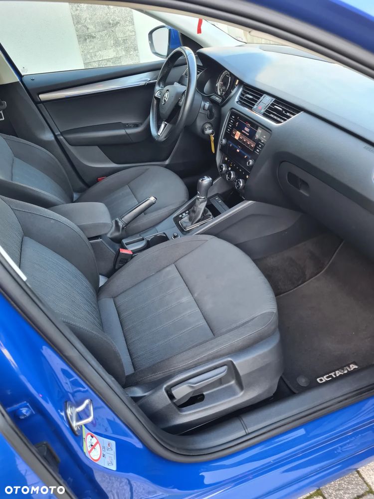 Skoda Octavia 1.6 TDI DSG Premium Edition - 26