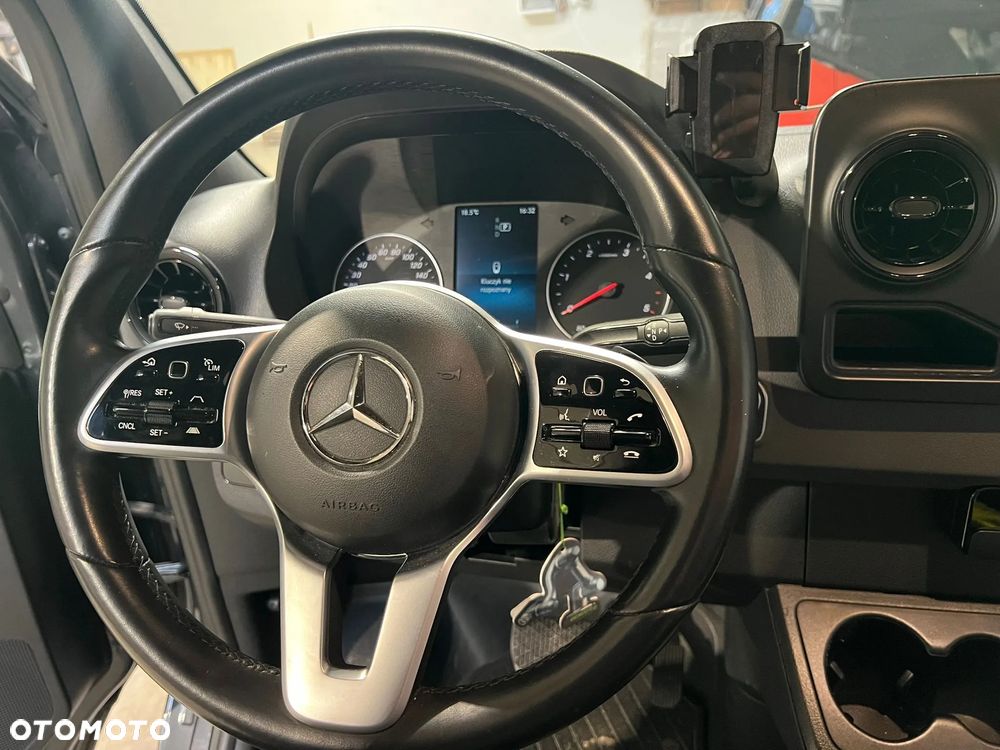 Mercedes-Benz Sprinter - 17