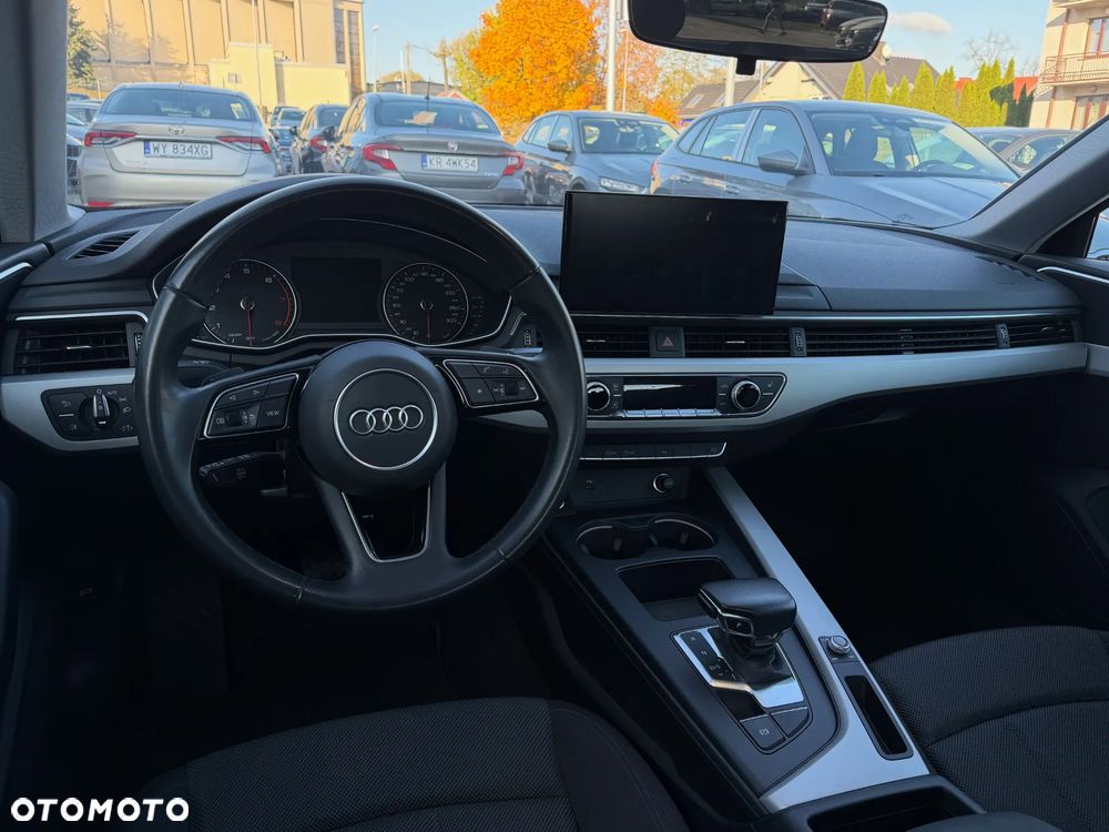 Audi A4 Limousine - 14