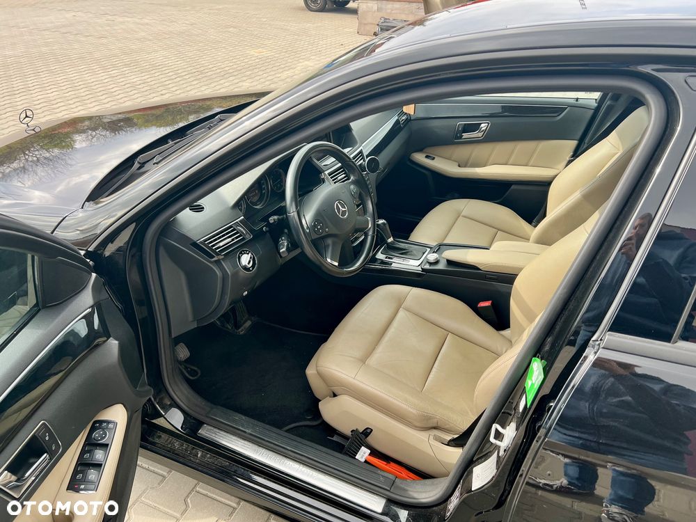 Mercedes-Benz Klasa E 250 CDI 4-Matic BlueEff Avantgarde - 9
