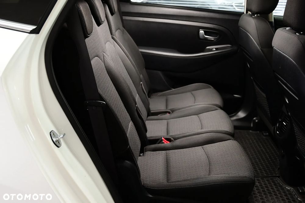 Kia Carens 1.7 CRDi M - 23