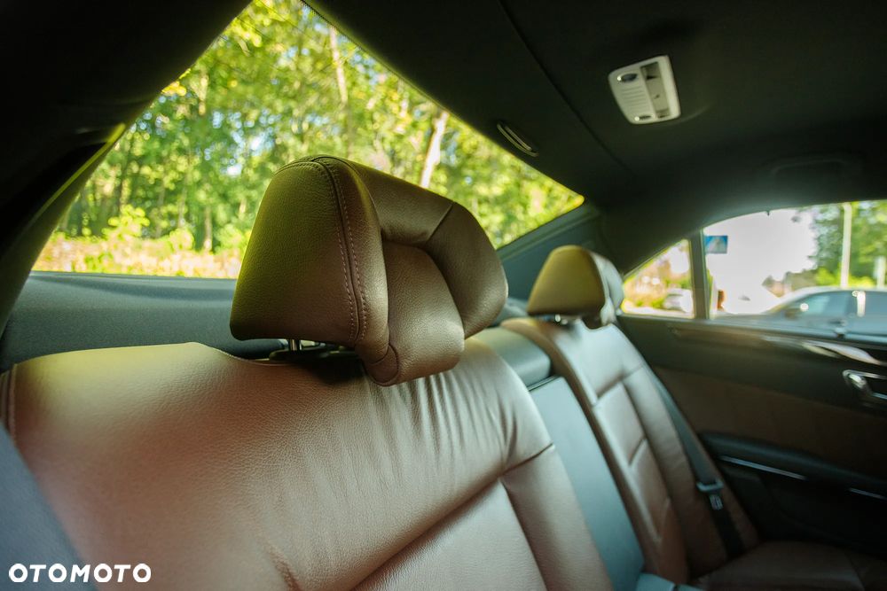 Mercedes-Benz Klasa E 350 CDI BlueEff Avantgarde - 32