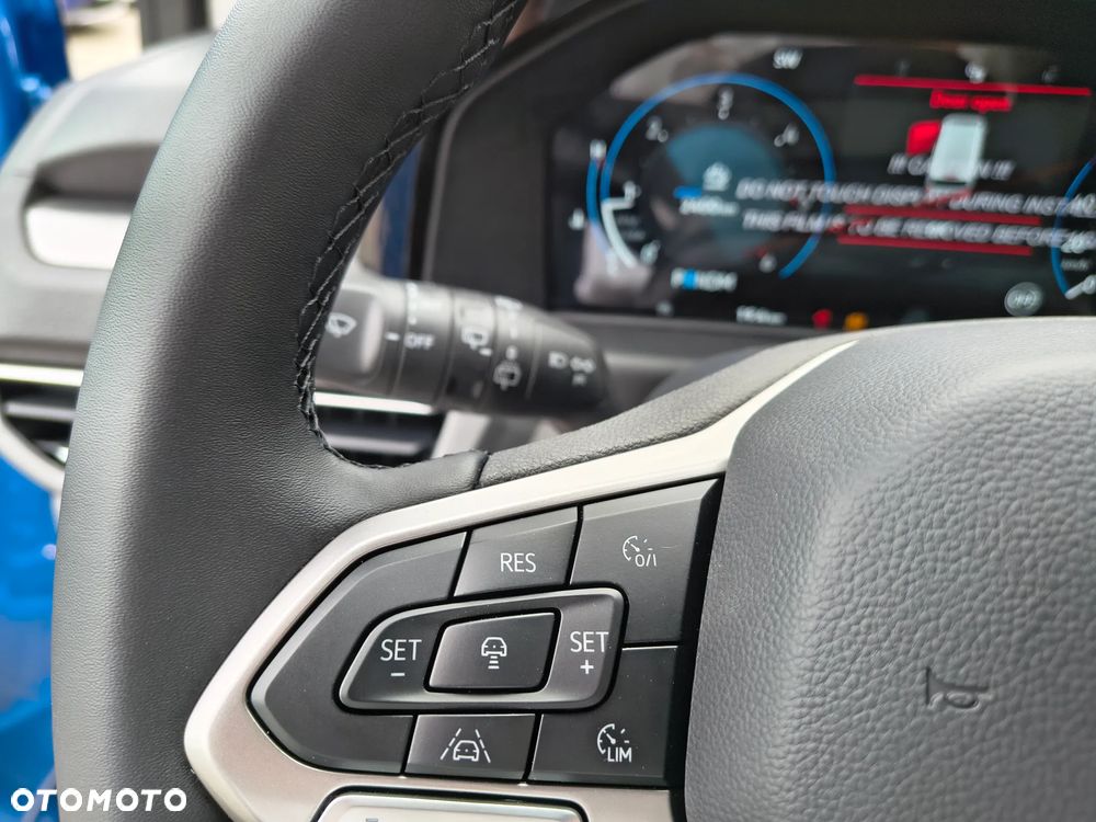 Volkswagen Caravelle - 7