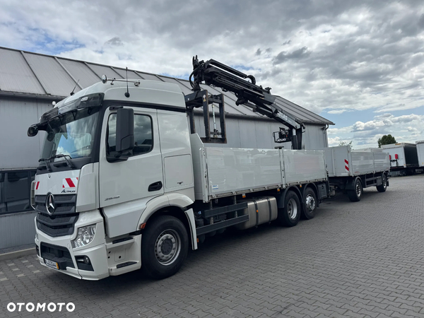 Mercedes-Benz Actros 2548 6x2 z HDS ATLAS 210.2, oś skrętna + przyczepa Schwarzmuller