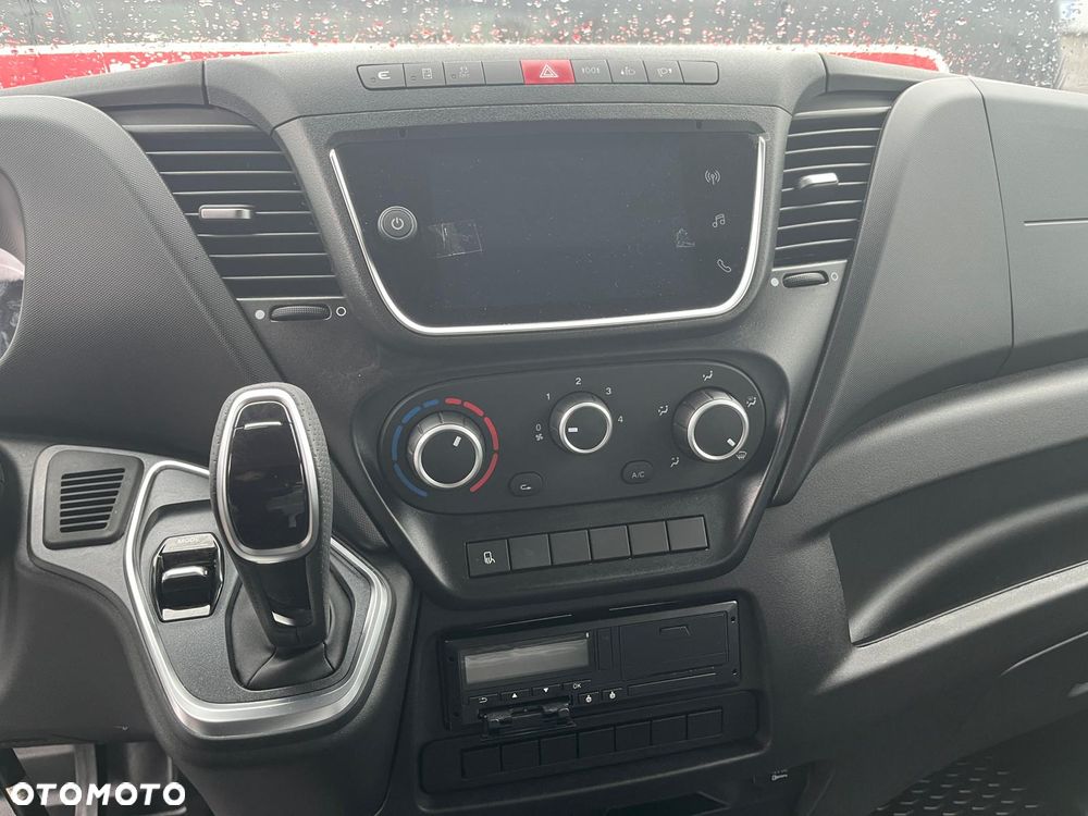 Iveco Daily 35S18HA8 Laweta z kabiną - 28