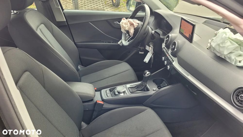 Audi Q2 35 TFSI S tronic design - 12