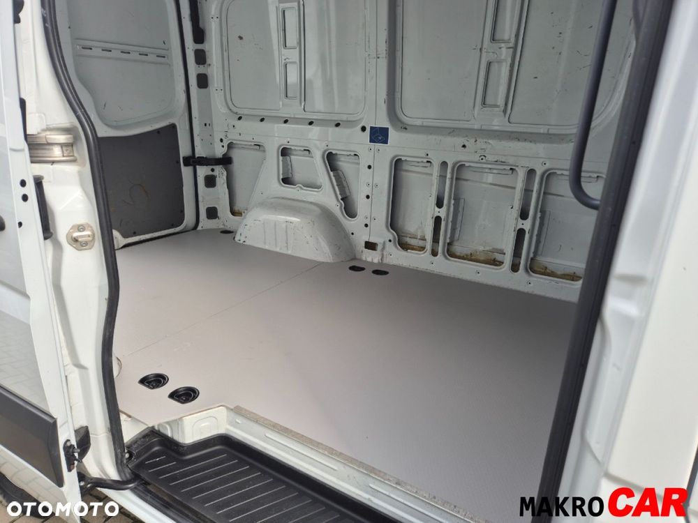 Mercedes-Benz Sprinter - 12