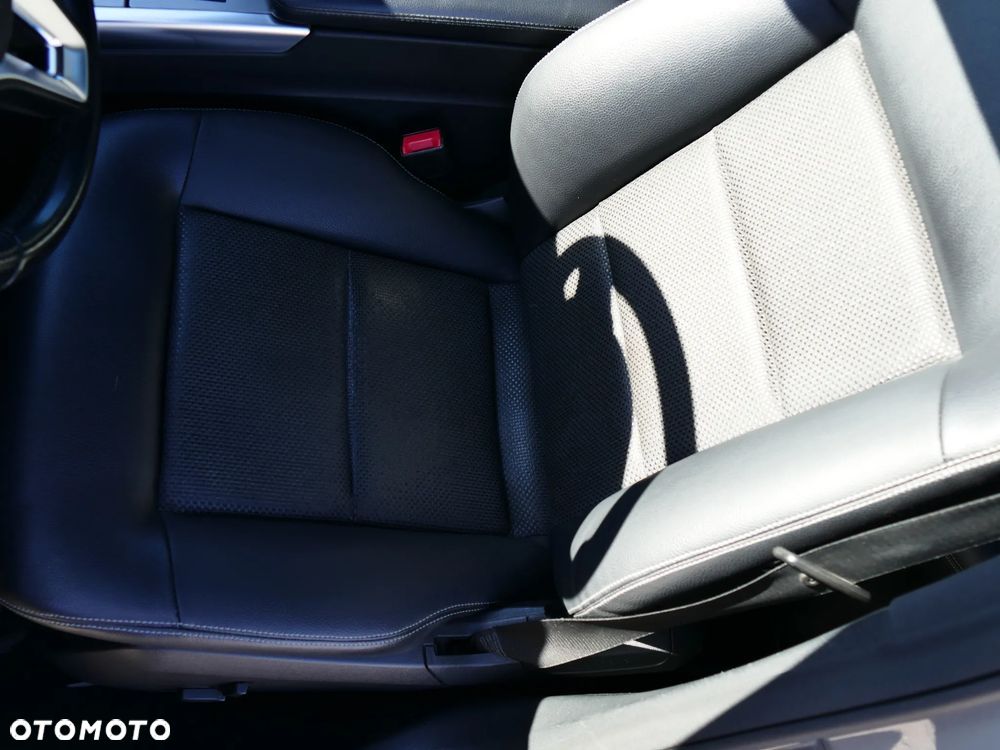 Mercedes-Benz Klasa E 200 BlueTEC 7G-TRONIC Elegance - 15