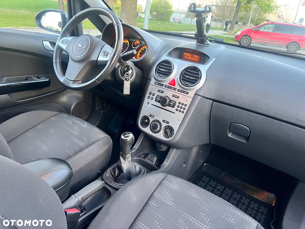Opel Corsa 1.4 16V Cosmo - 17