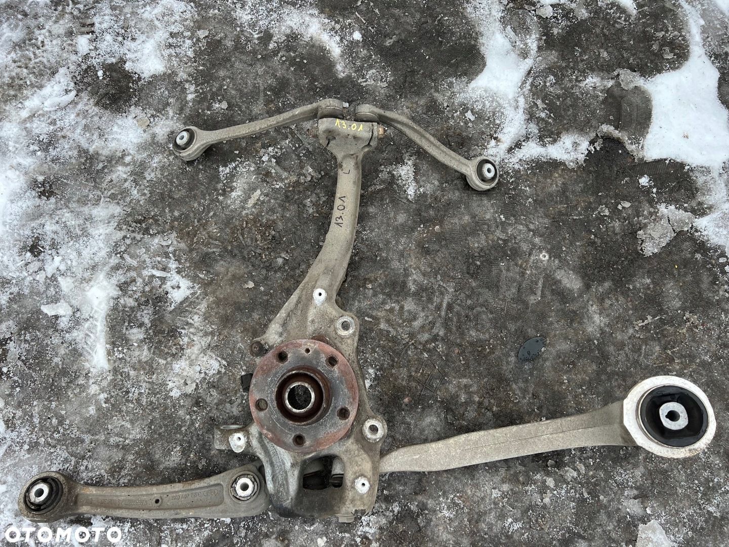 AUDI ZWROTNICA LEWA PRZEDNIA LEWY PRZÓD WAHACZE 4G0407241C 8K0407257ABS - 1