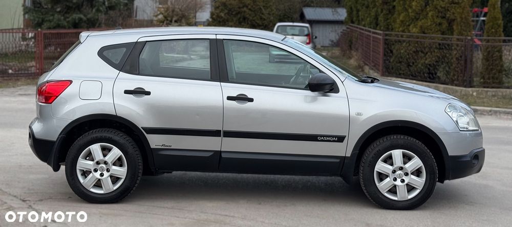 Nissan Qashqai 2.0 4x4 visia - 4