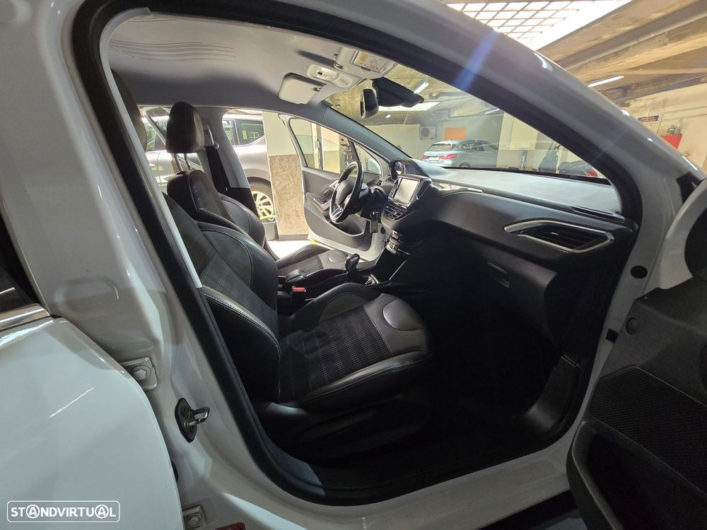Peugeot 2008 1.2 PureTech Allure - 10