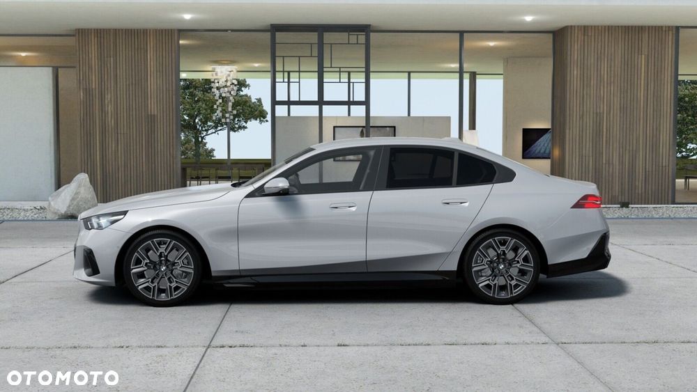 BMW i5 - 2
